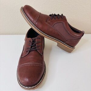 Steve Madden Boys Brown Leather Oxford Dress Shoes Size 1 Cap Toe Comfort